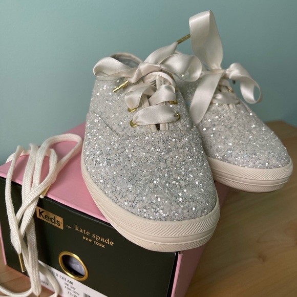 NEW Kate Spade Keds Size 7.5 Wide - Picture 2 of 8